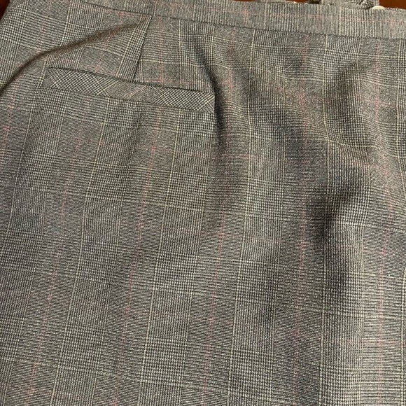 Philosophy by Republic size 14 straight gray white and red pattern - Picture 8 of 8